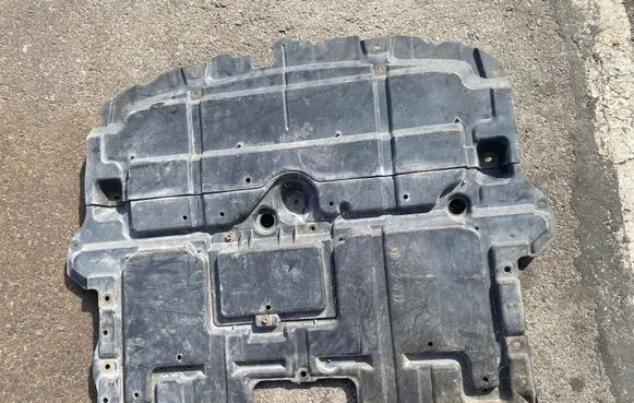 Lexus IS 220D-250-350 Engine splash shield/under tray 5144153060