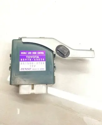 Toyota Land Cruiser (J120) Door central lock control unit/module 8597060030 0515003750