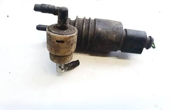 Volkswagen PASSAT B6 Windscreen/windshield washer pump 1j0973722