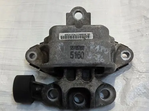 Opel Mokka Engine mount vacuum valve 95135160