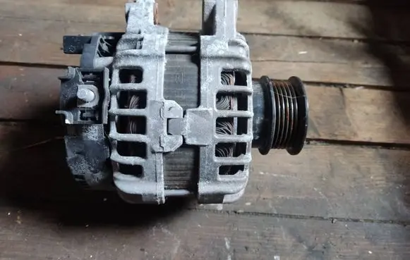 Volvo XC90 Generator/alternator 30659580 0125812009