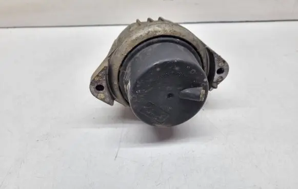 BMW 3 E90 E91 Engine mount bracket 139811