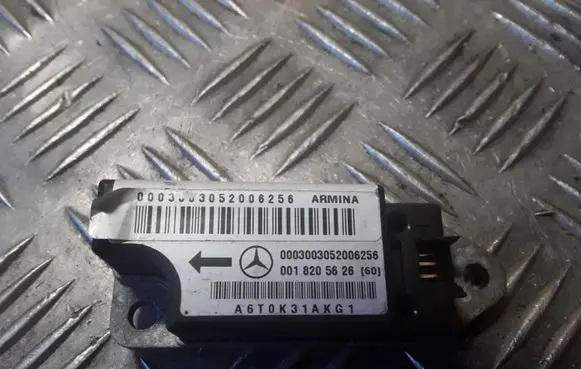 Mercedes-Benz E W210 Airbag deployment crash/impact sensor 0018205626