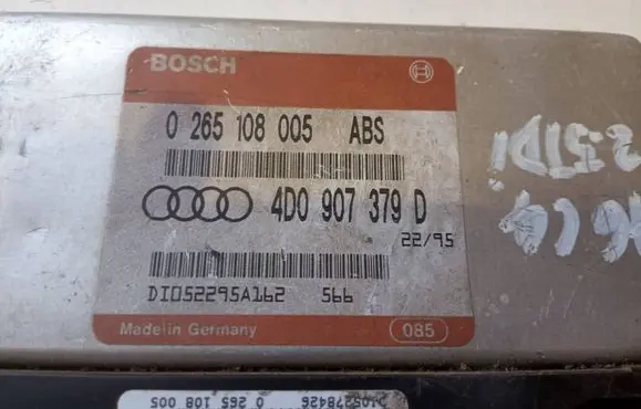 Audi A6 S6 C4 4A Engine control unit/module 4D0907379D 0265108005 DT052295A162