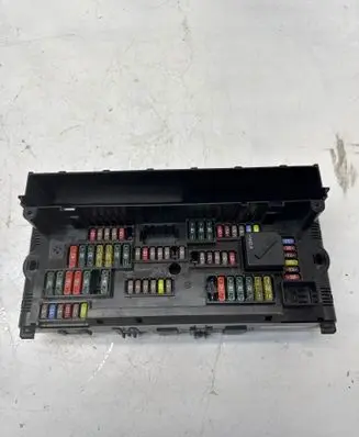 BMW 5 F10 F11 Fuse module 9252815 016704871