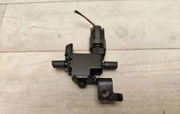 Honda FR-V Turbo solenoid valve 1013624890