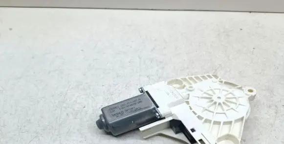 Audi A7 S7 4G Front door window regulator motor 8K0959801B