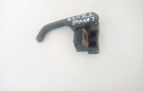 Volkswagen PASSAT B4 Engine bonnet (hood) release handle 3a1823533