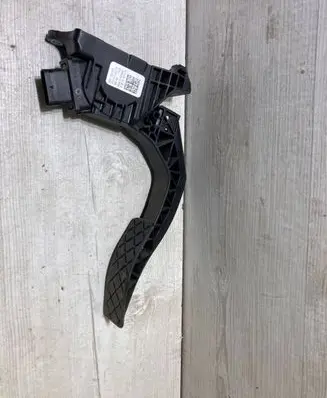 Audi A4 S4 B9 Accelerator throttle pedal 8W1723523