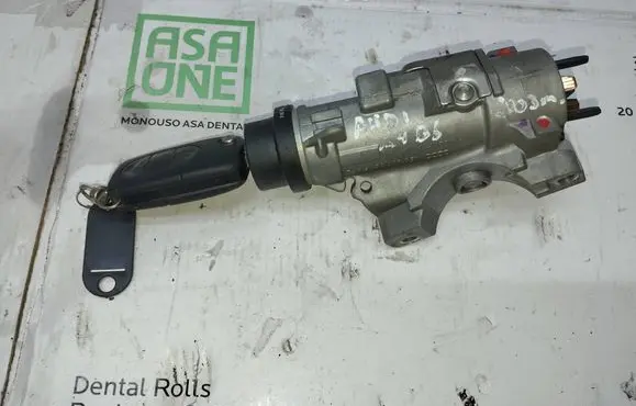Audi A4 S4 B6 8E 8H Ignition lock 4B0905851F