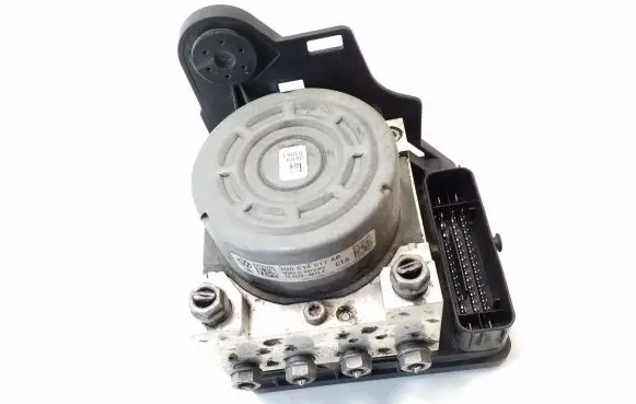 Volkswagen PASSAT B8 ABS Pump 3Q0907379AB 3Q0614517AB