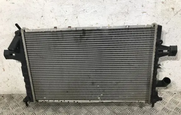 Opel Astra G Coolant radiator 1300321 2015W11 065121