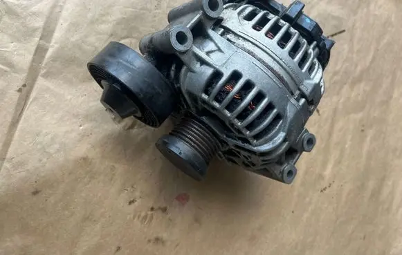BMW 3 E90 E91 Generator/alternator 7542529 0124525083
