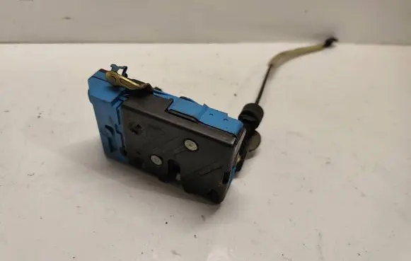Volvo XC90 Front door lock 30634616