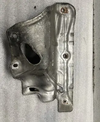 Volvo V70 Heat shield in engine bay 30757170