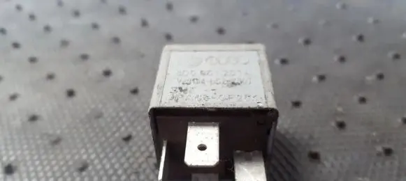 Audi A4 S4 B5 8D Other relay 8D0951253A V23134-B52-X301