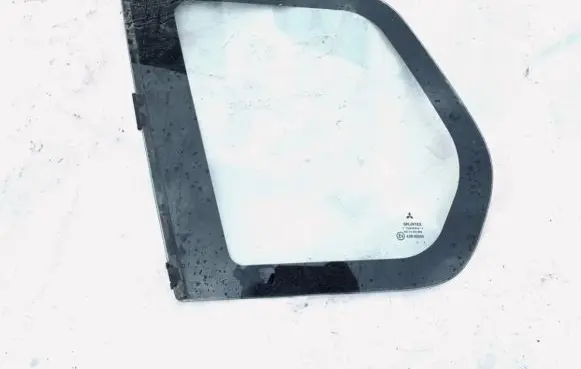 Mitsubishi Space Star Rear side window