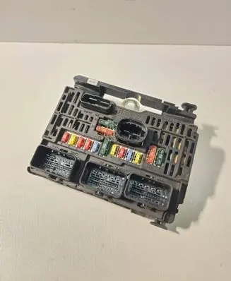 Peugeot 407 Fuse module 9658070980 BSML0900 S118983009C