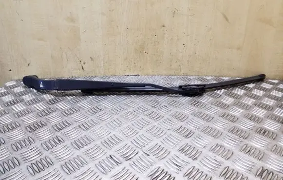 Subaru Outback Front wiper blade arm