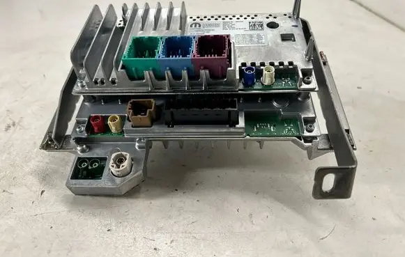 Dodge Hornet Radio/CD/DVD/GPS head unit 50572766