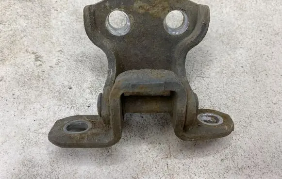 Toyota Prius (XW20) Front door lower hinge 