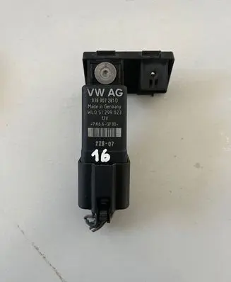 Volkswagen Touran I Glow plug pre-heat relay 038907281D 51299023