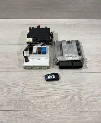 BMW 4 F32 F33 Engine ECU kit and lock set 8582803 0281031328 030215830