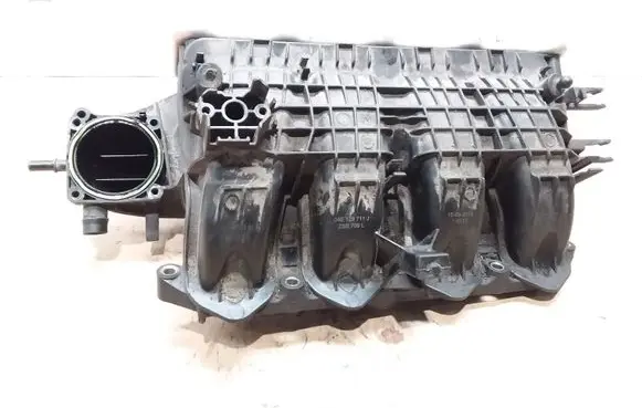 Volkswagen Golf VII Intake manifold 04E129711J 04E145749B