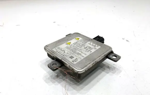 Mazda 3 II Voltage converter/converter module 