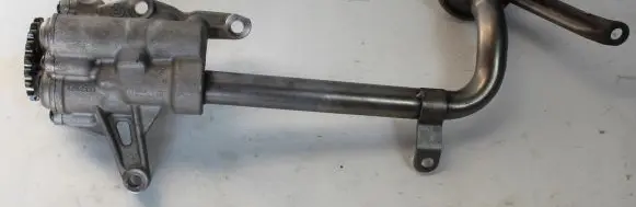 BMW 7 E65 E66 Oil pump 7792551
