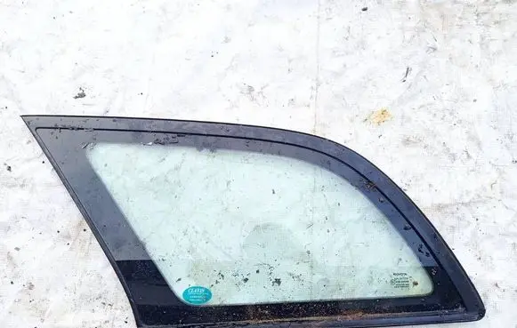 Toyota Avensis T250 Rear side window as2
