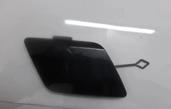 BMW 1 F40 Front tow hook cap/cover 51118070931