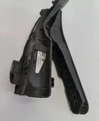 Volkswagen PASSAT B6 Accelerator throttle pedal 1K2721503M 6PV00874500