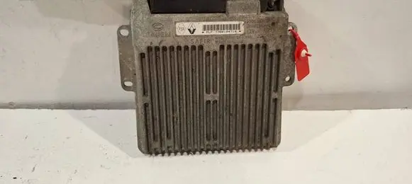 Renault Twingo II Engine control unit/module ECU 7700104718