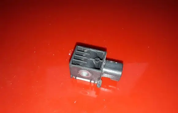 Hyundai Santa Fe Airbag deployment crash/impact sensor 959303L100 SA320100000 21070117
