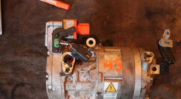 Seat Toledo I (1L) Air conditioning (A/C) compressor (pump) 820803