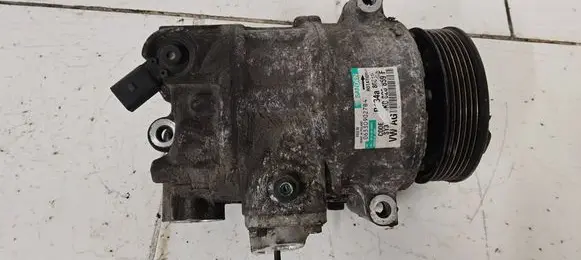 Volkswagen Touran I Air conditioning (A/C) compressor (pump) 1K0820859F