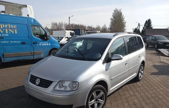 Volkswagen Touran I Front door DRZWIPRZODLETOURAN