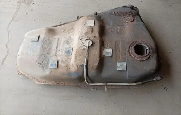 Toyota Corolla Verso AR10 Fuel tank 