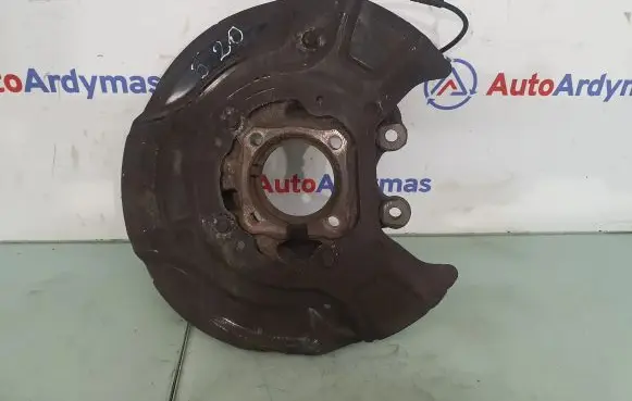 Rear wheel hub spindle/knuckle