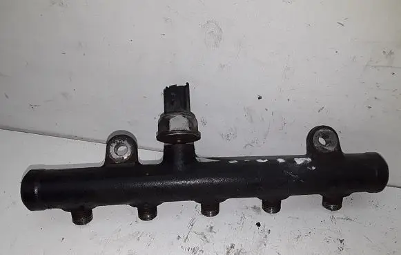 Ford Focus Fuel main line pipe 9681649580