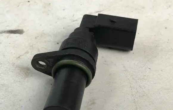 BMW 5 E39 Crankshaft position sensor 2247926
