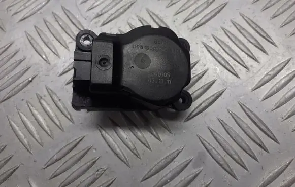 Opel Astra J A/C air flow flap actuator/motor U9518001U