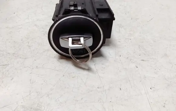 Volkswagen PASSAT B6 Ignition lock 3C0905843M 33303301