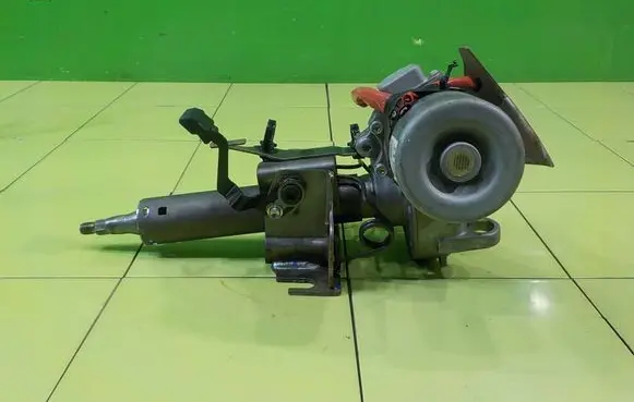 Toyota Avensis T270 Power steering pump 6900001425