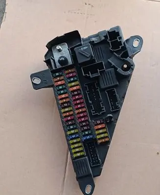 BMW 5 E60 E61 Fuse module 913883001 9138830 518956057