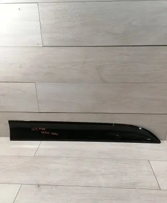 Porsche Macan (95B) Front door trim (molding) 95b837890g