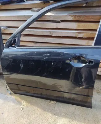Mitsubishi Outlander Front door