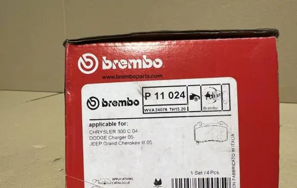 Jeep Cherokee III KJ Brake pads (rear) 90R012218656 P11024