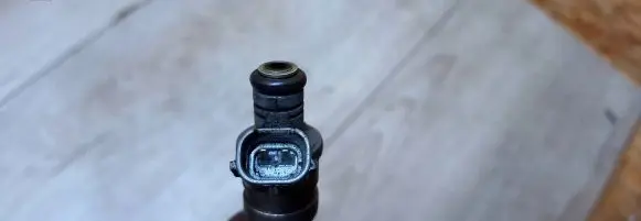 Volkswagen Golf V Fuel injector 06a906031bt